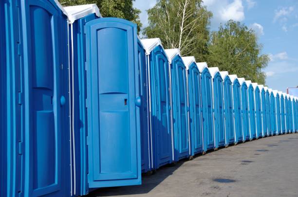 Best Portable restroom trailer rental  in Uniontown, AL